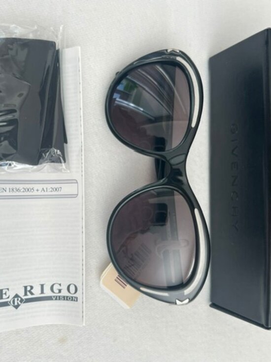 Givenchy SGV 931 COL. 0U88 Italy Black Cat Eye Sunglasses Shades main image 8
